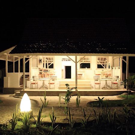 Gazebo Meno Hotel Gili Meno Luaran gambar